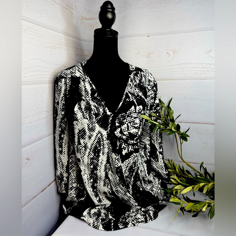 Daniel Rainn Size 1X Plus Snake Print Popover Peasant Top Blouse